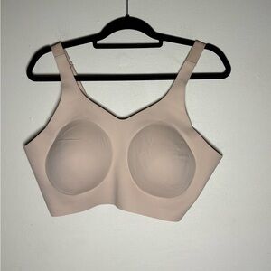 Understance Soft Sculpt Wireless Lift Back Close Bra in Champagne Size 42 B/C
